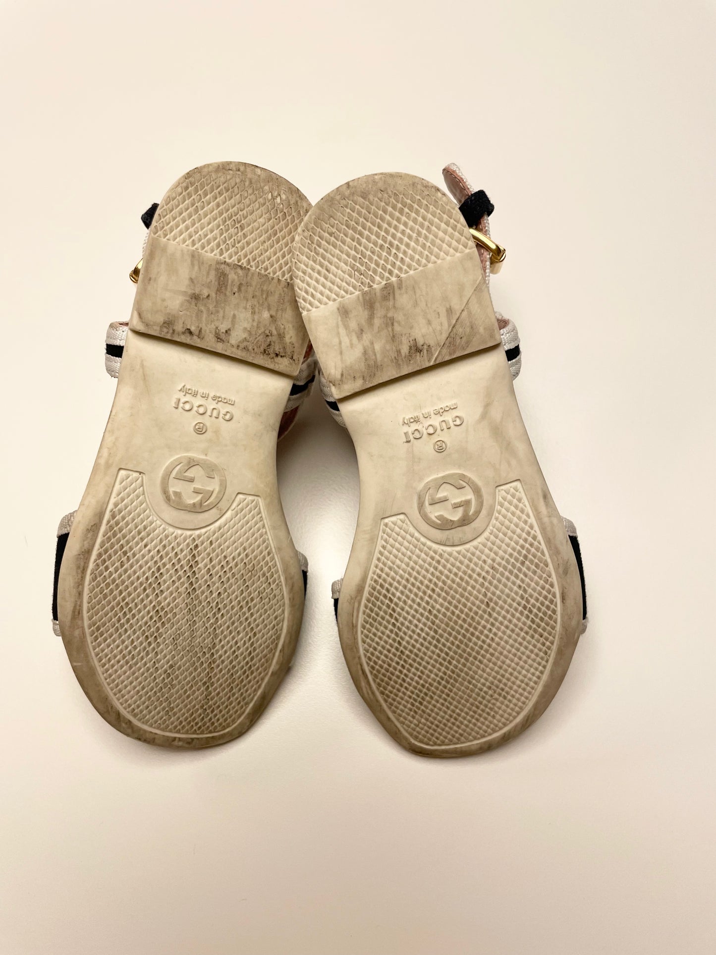Marinblåa sandaler med guld stjärnor - Gucci strl. 25