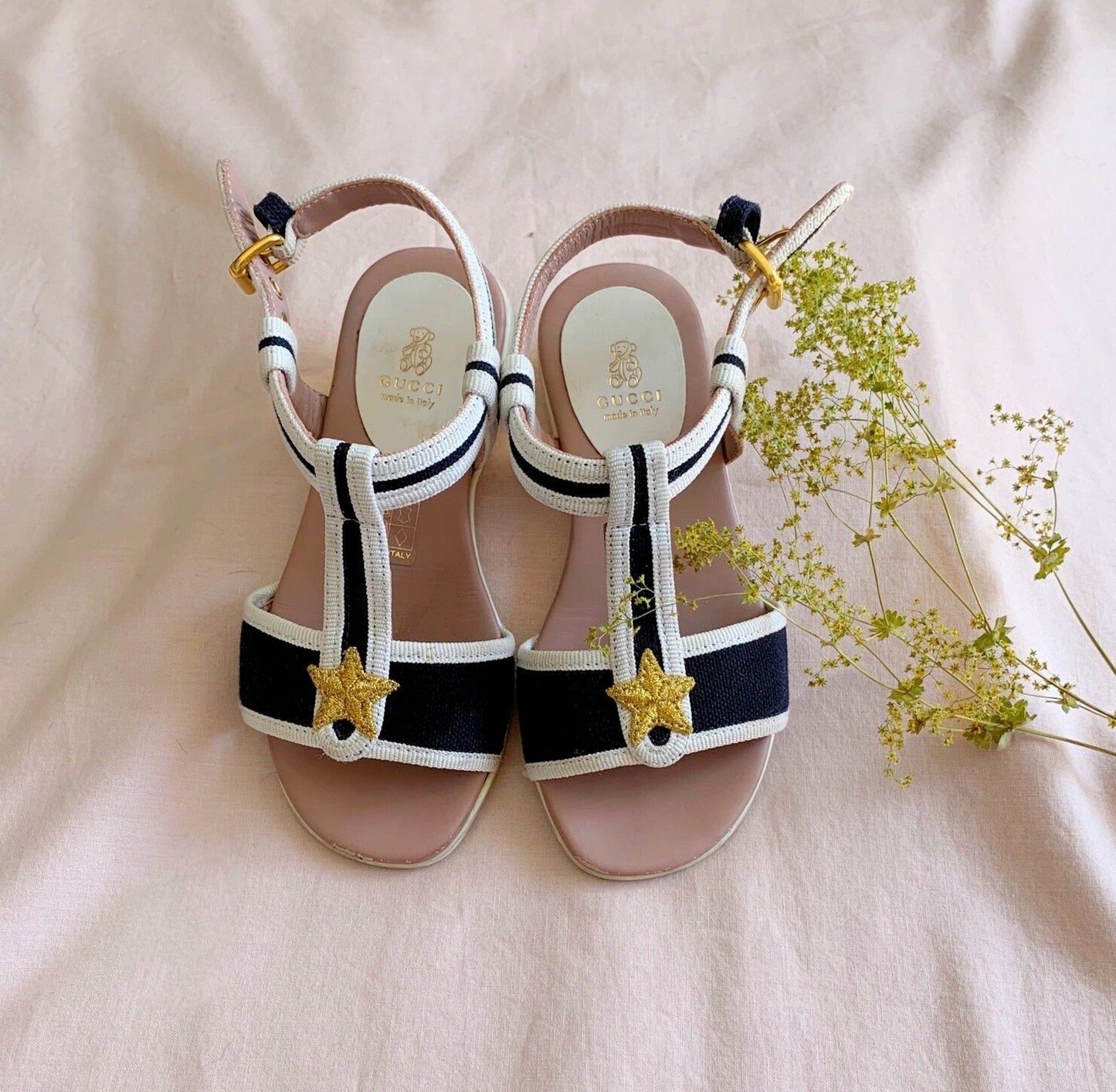 Marinblåa sandaler med guld stjärnor - Gucci strl. 25