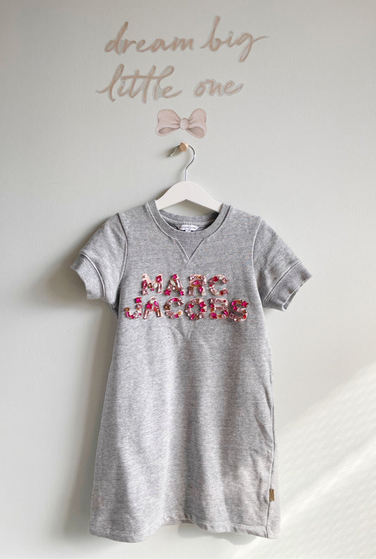 Grå klänning med pärlor - Marc Jacobs strl. 126