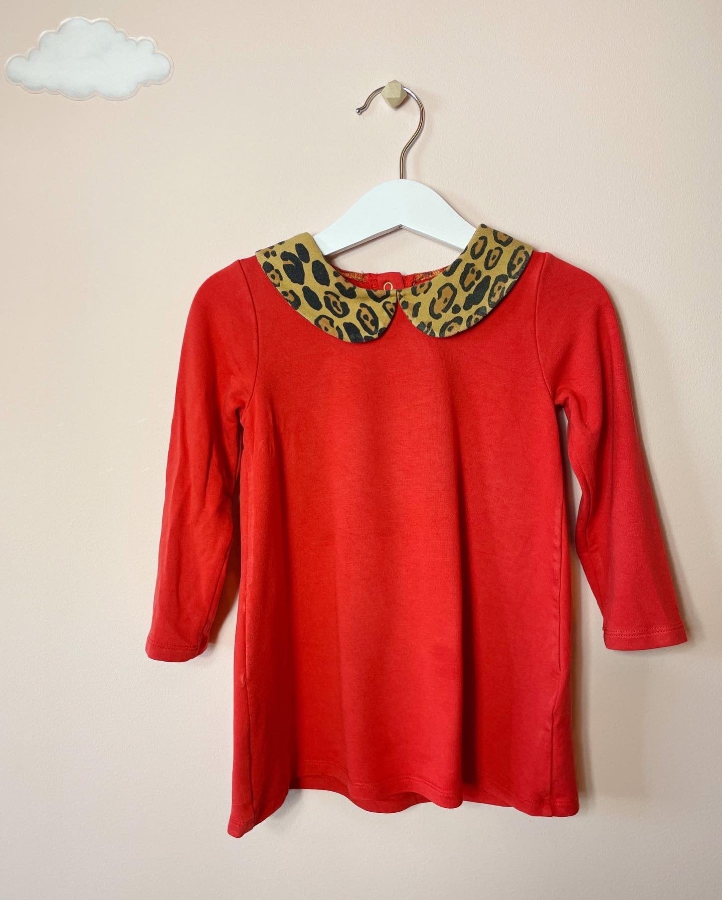 Röd klänning med leopard krage - Mini Rodini strl. 80/86